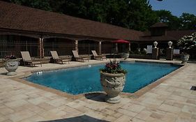 Chalet Inn & Suites Centerport Ny